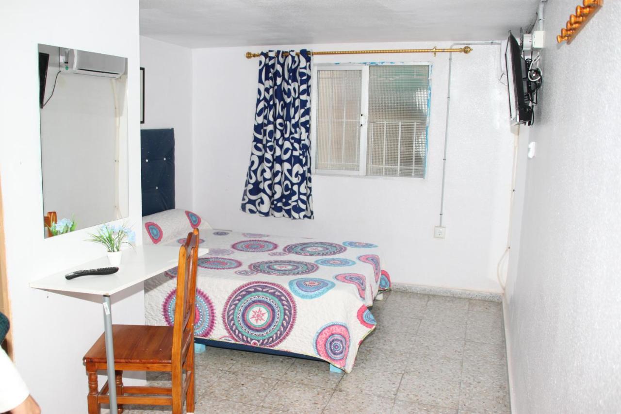 Pension La Lambra Azul Alicante Exterior foto